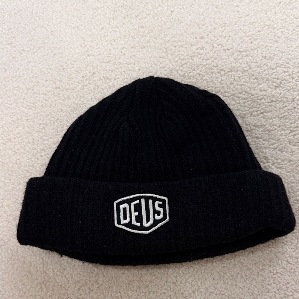 Black Ribbed Beanie